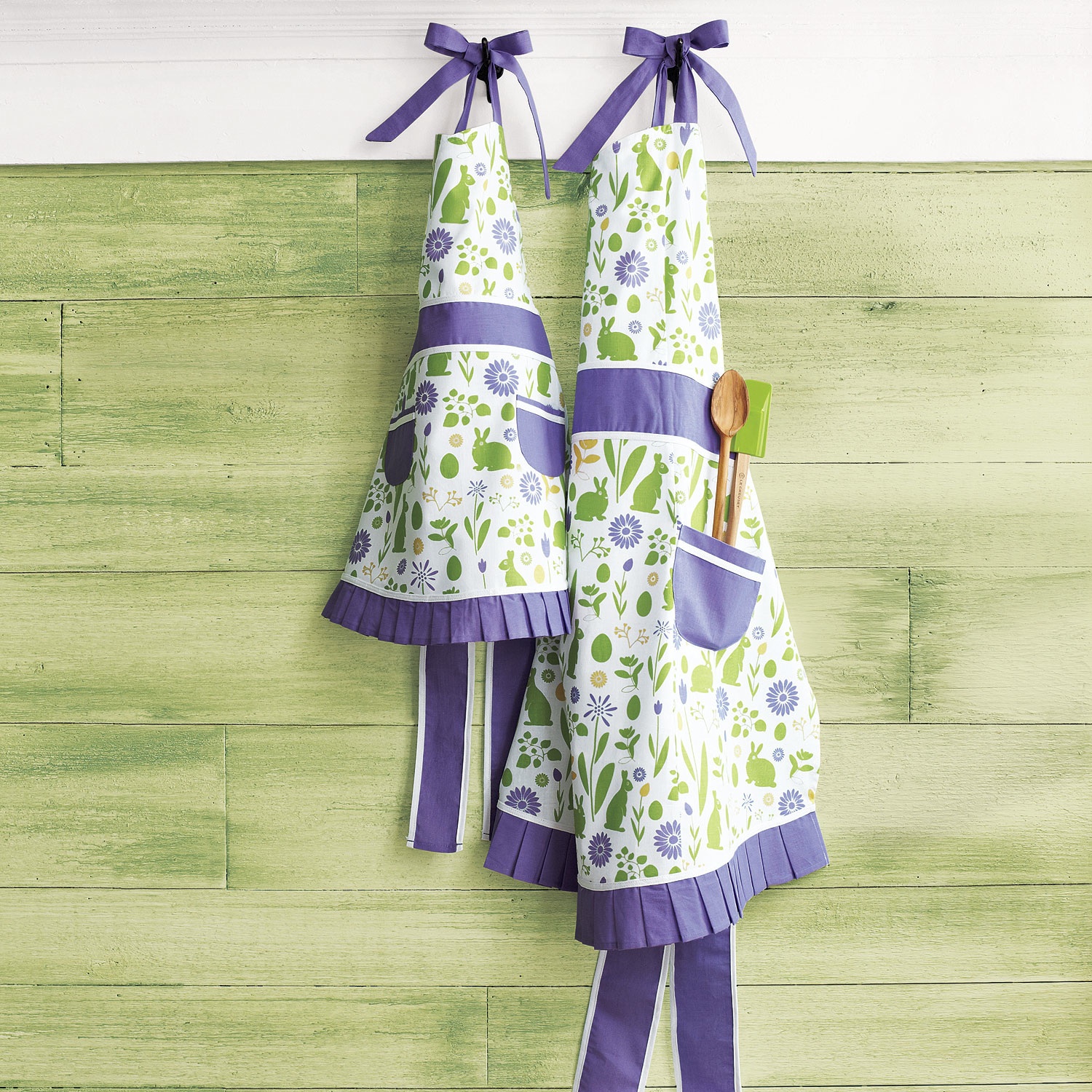 Mom & Daughter Aprons - The NYC Kitchen